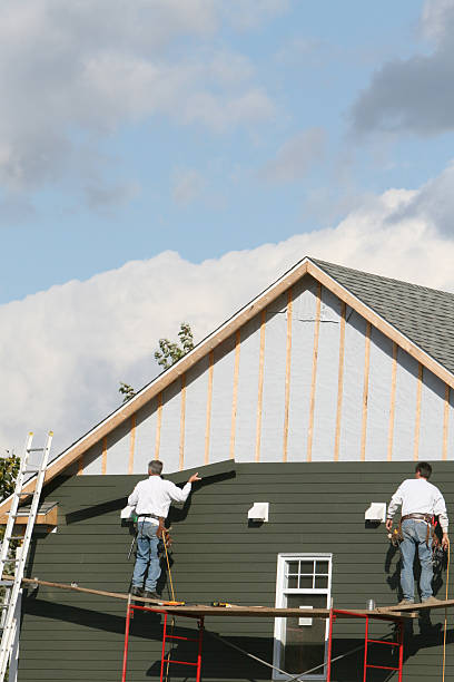 How To Choose The Right Materials for Your Siding Installation in 'Silver Lakes, CA